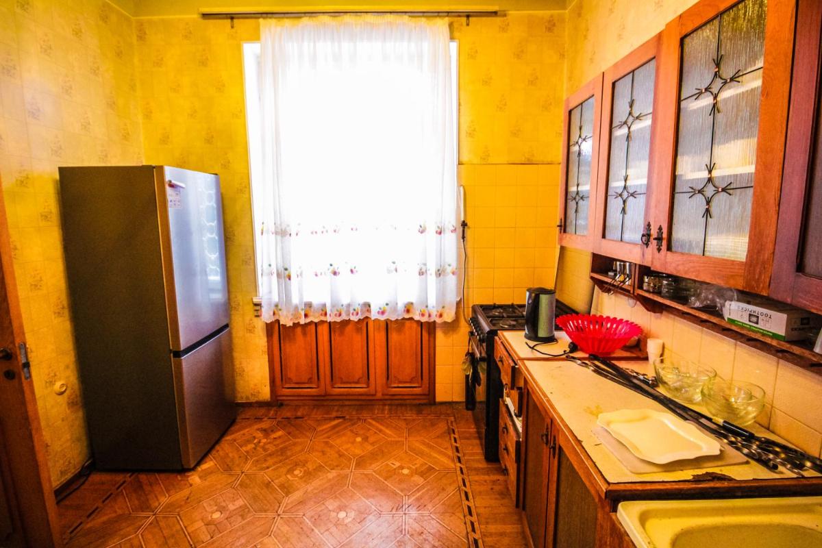 Armianskii dom na beregu sevana - Housity