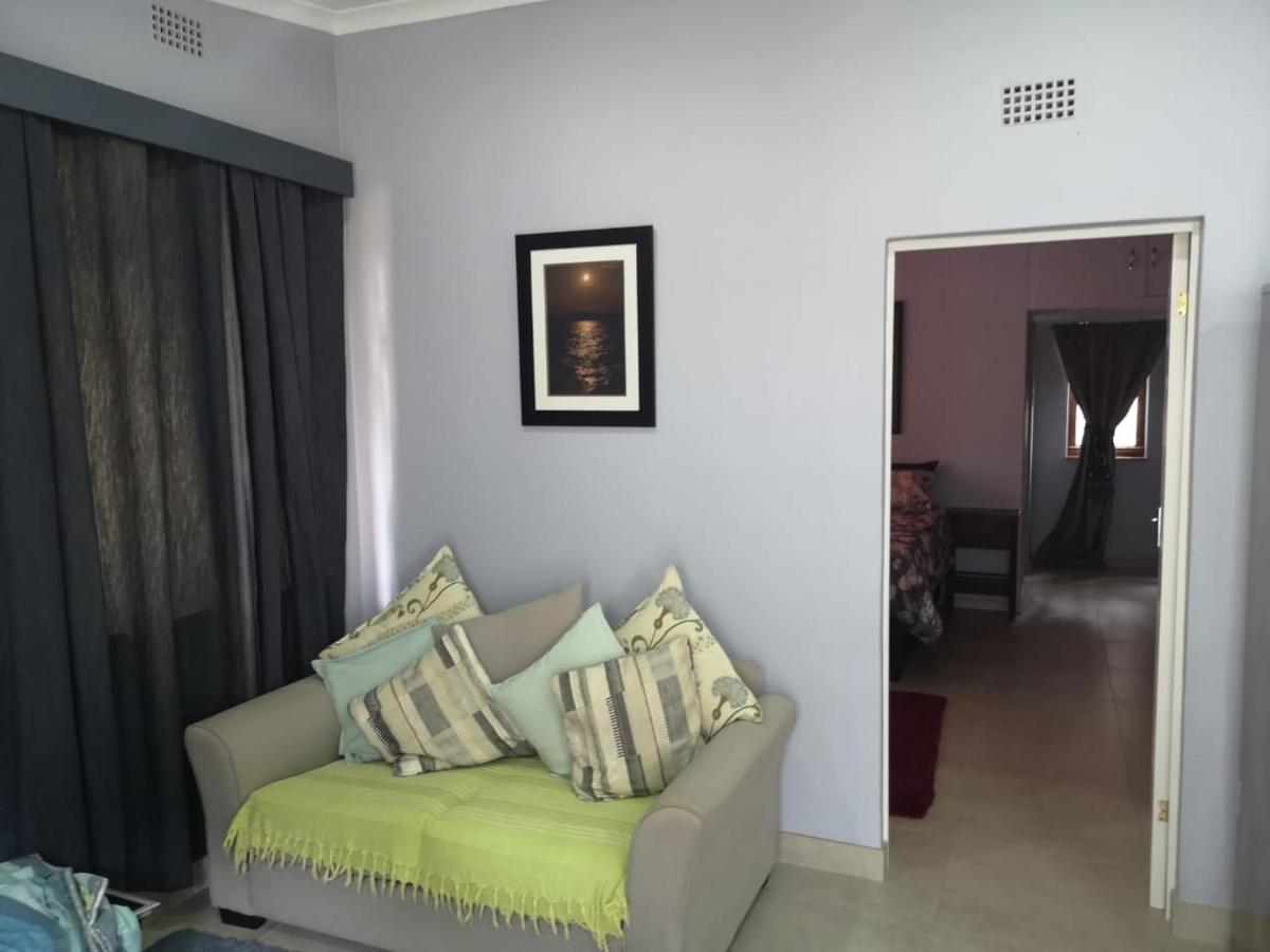 The Tree Of Idleness Guesthouse - Housity