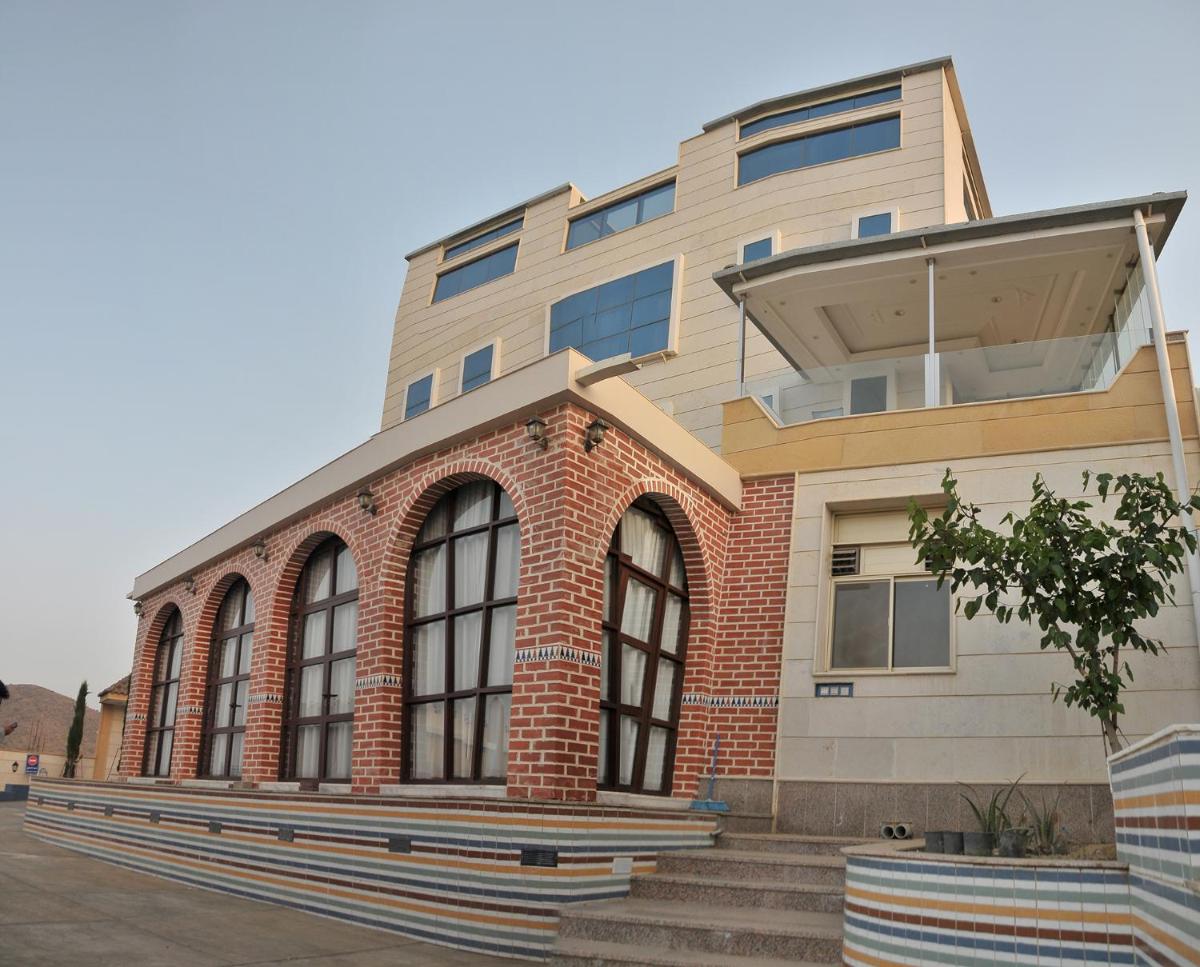 Mountain palace - Housity
