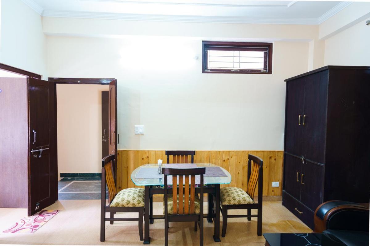 LivingStone Cool Cottage Chail - Housity
