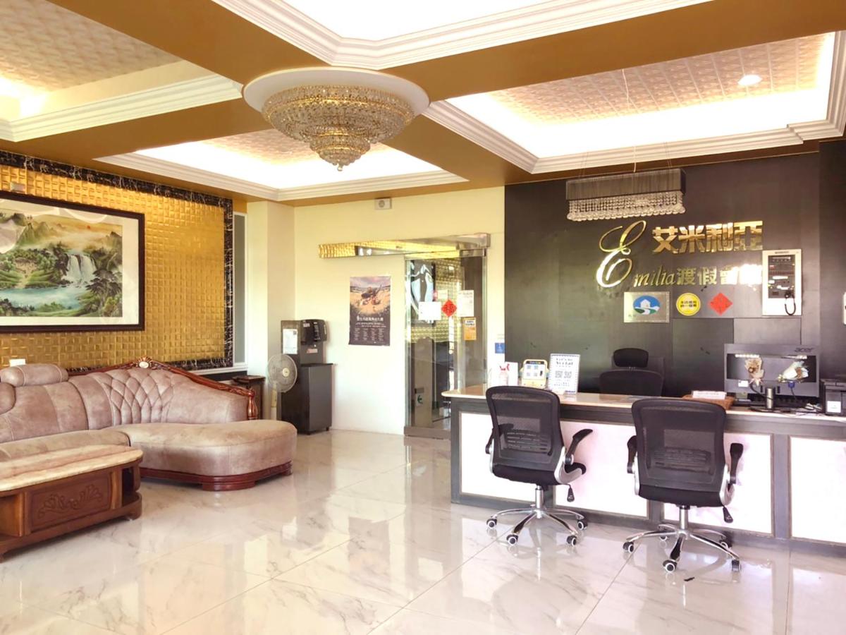 Emilia Villa - Housity
