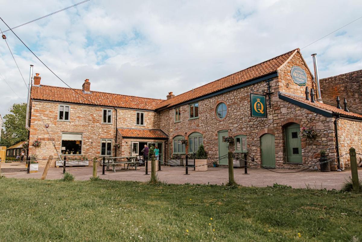 The Queens Chew Magna - Housity