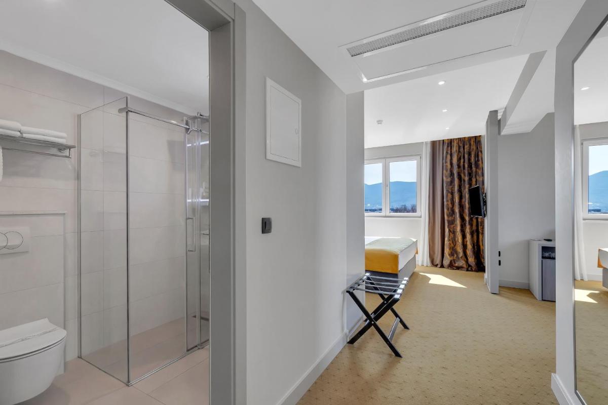 Hotel Marconi - Housity