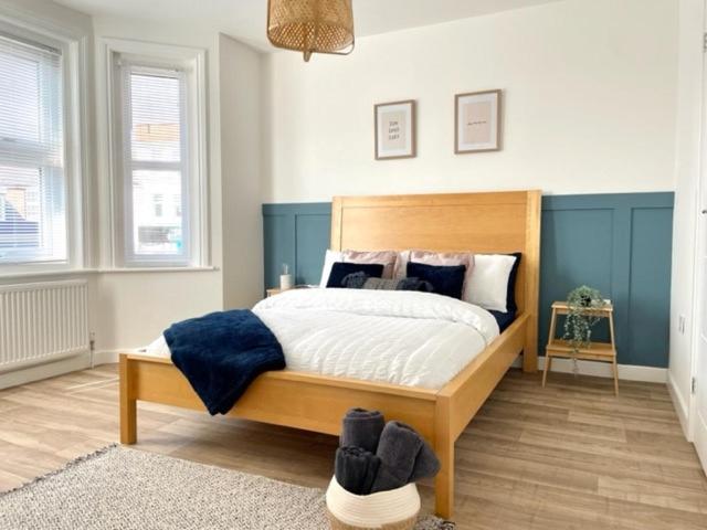 Central, Bright & Spacious Apartment - Parking Included - Housity