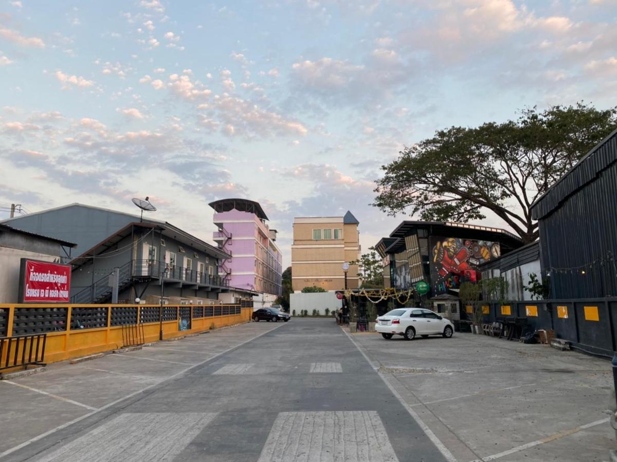 Sun Moon Hotel - Housity