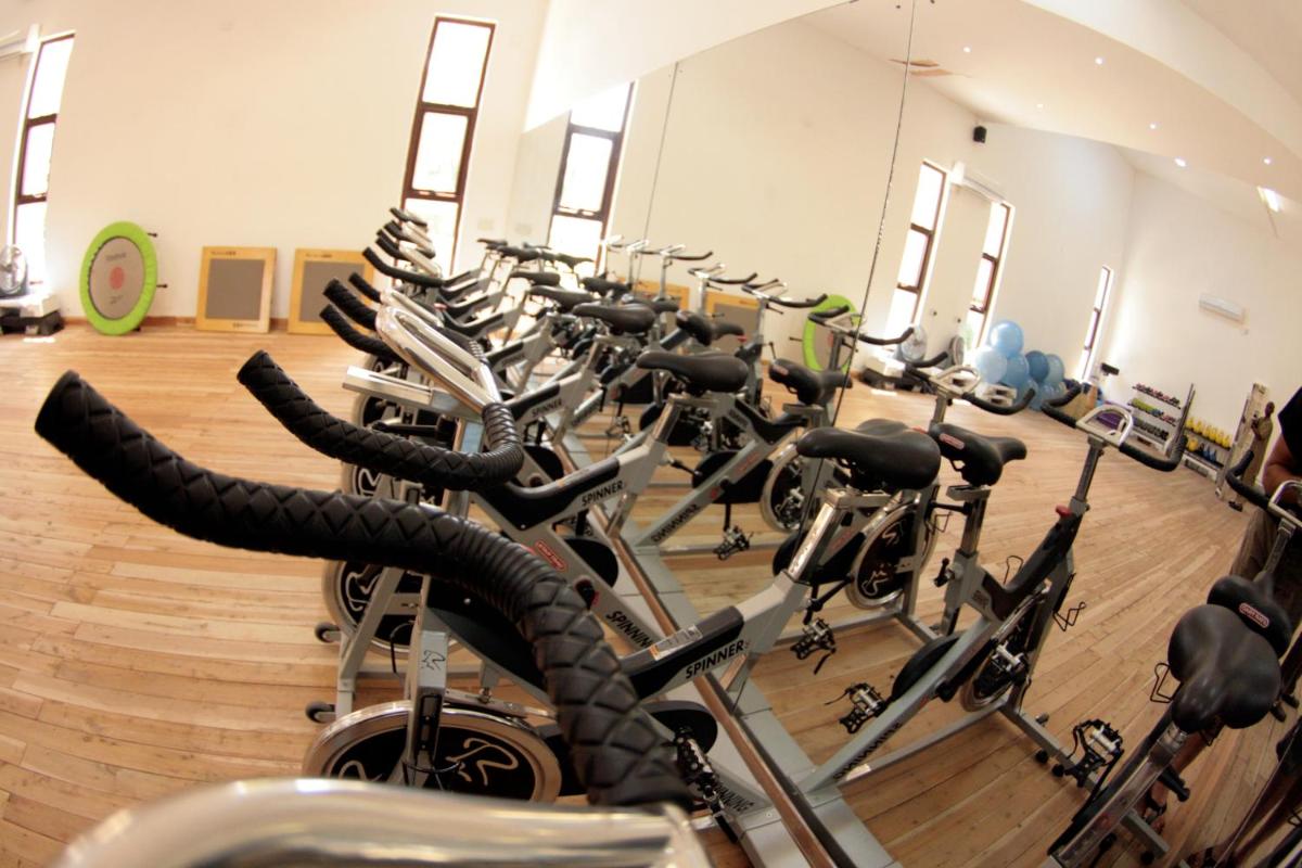 Bahari Beach Hotel - Housity