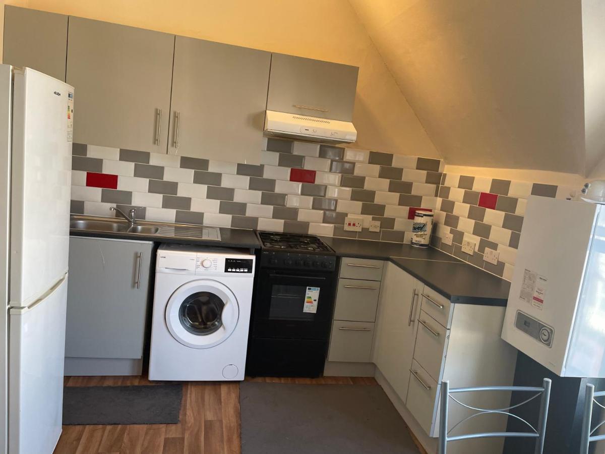 Vibrant &amp; Cosy London Apartment Near Wembley - Housity