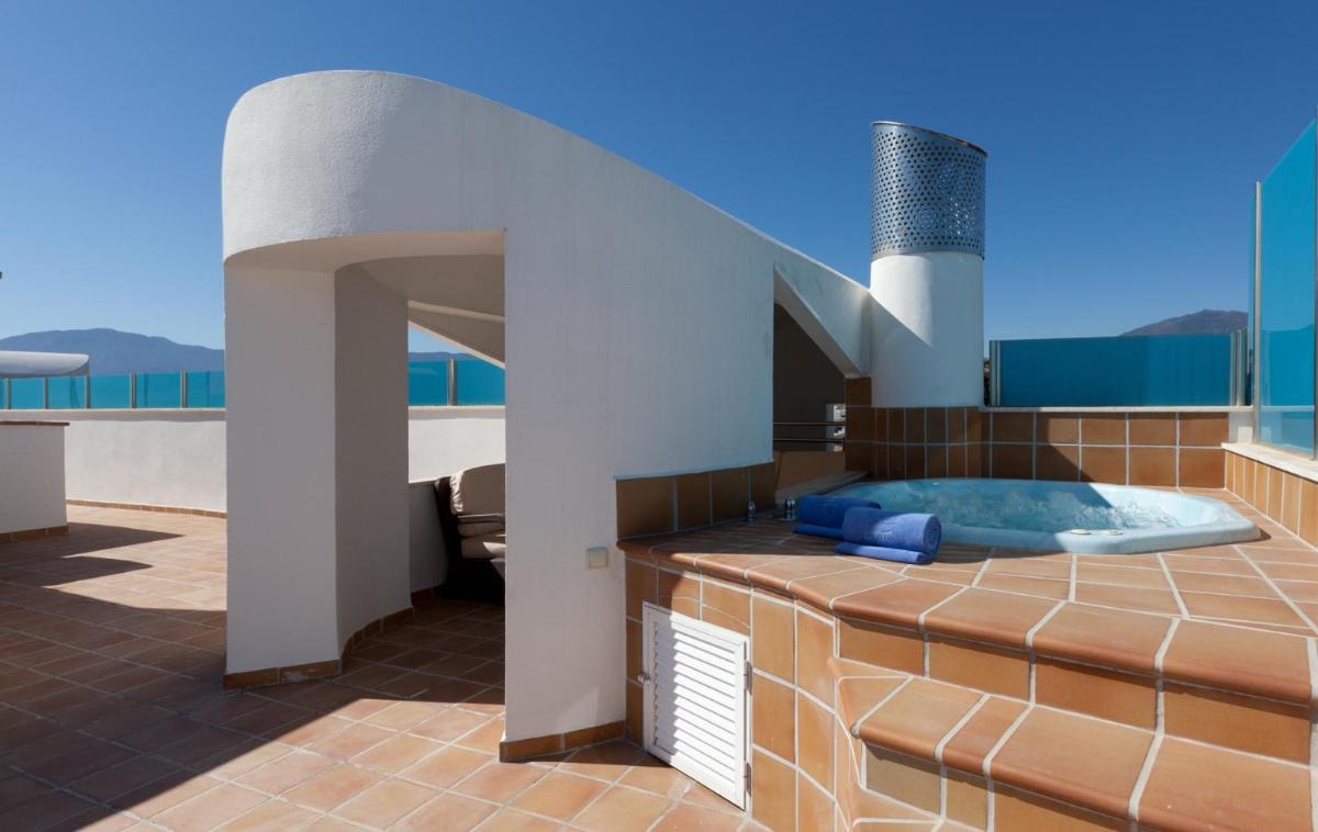 Piscina en o cerca de Senator Banus