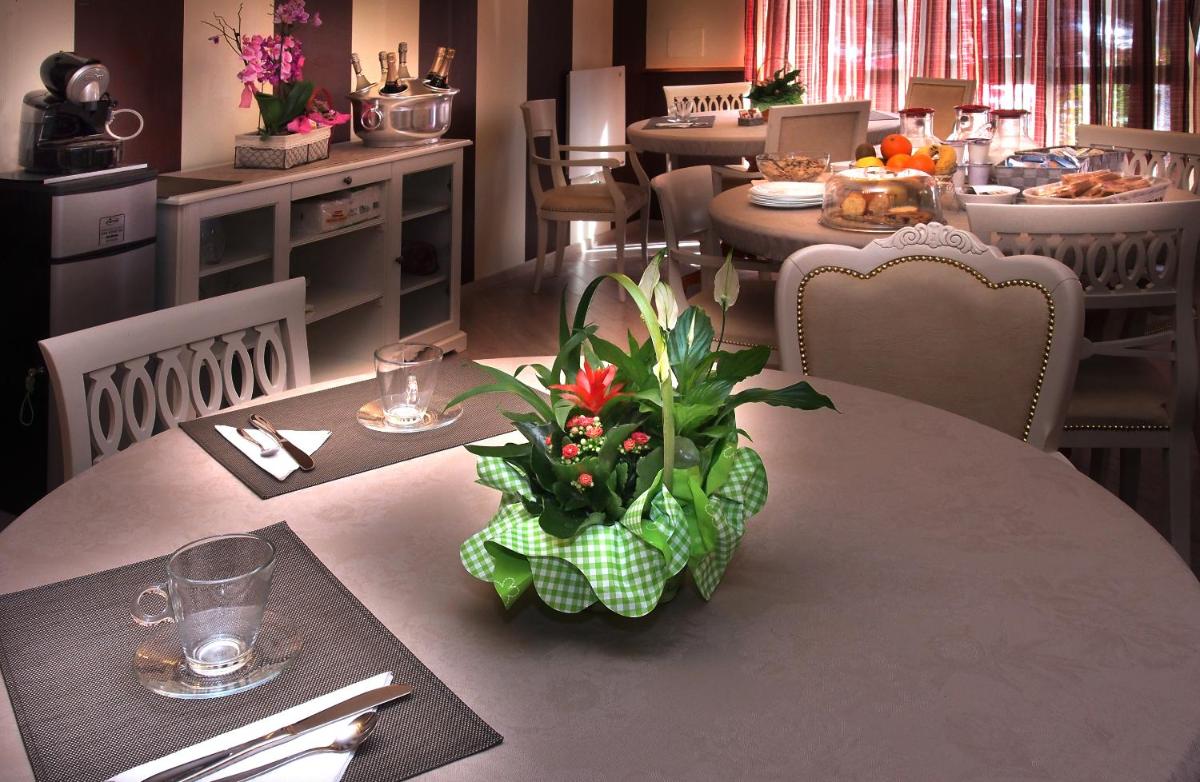 Hotel Due Spade - Housity