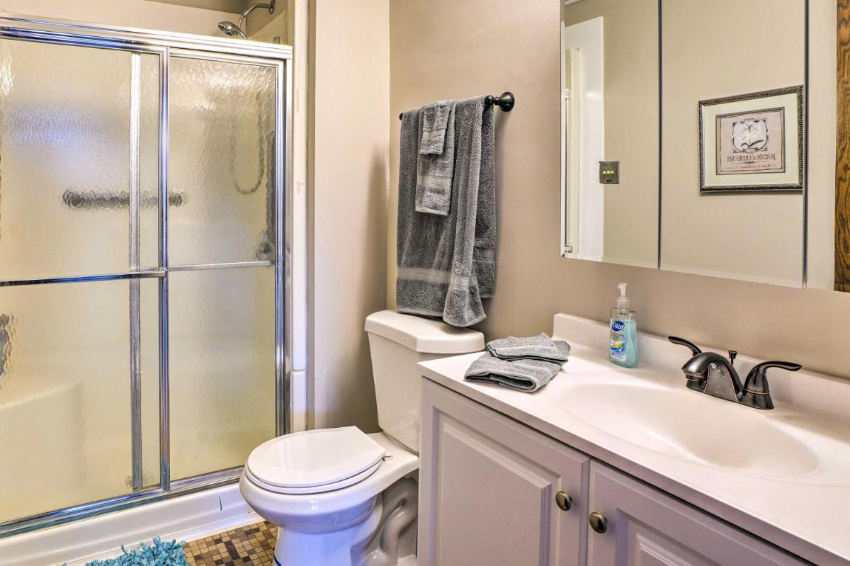 \'White House of Red Wing\' Spacious Family Retreat! - Housity