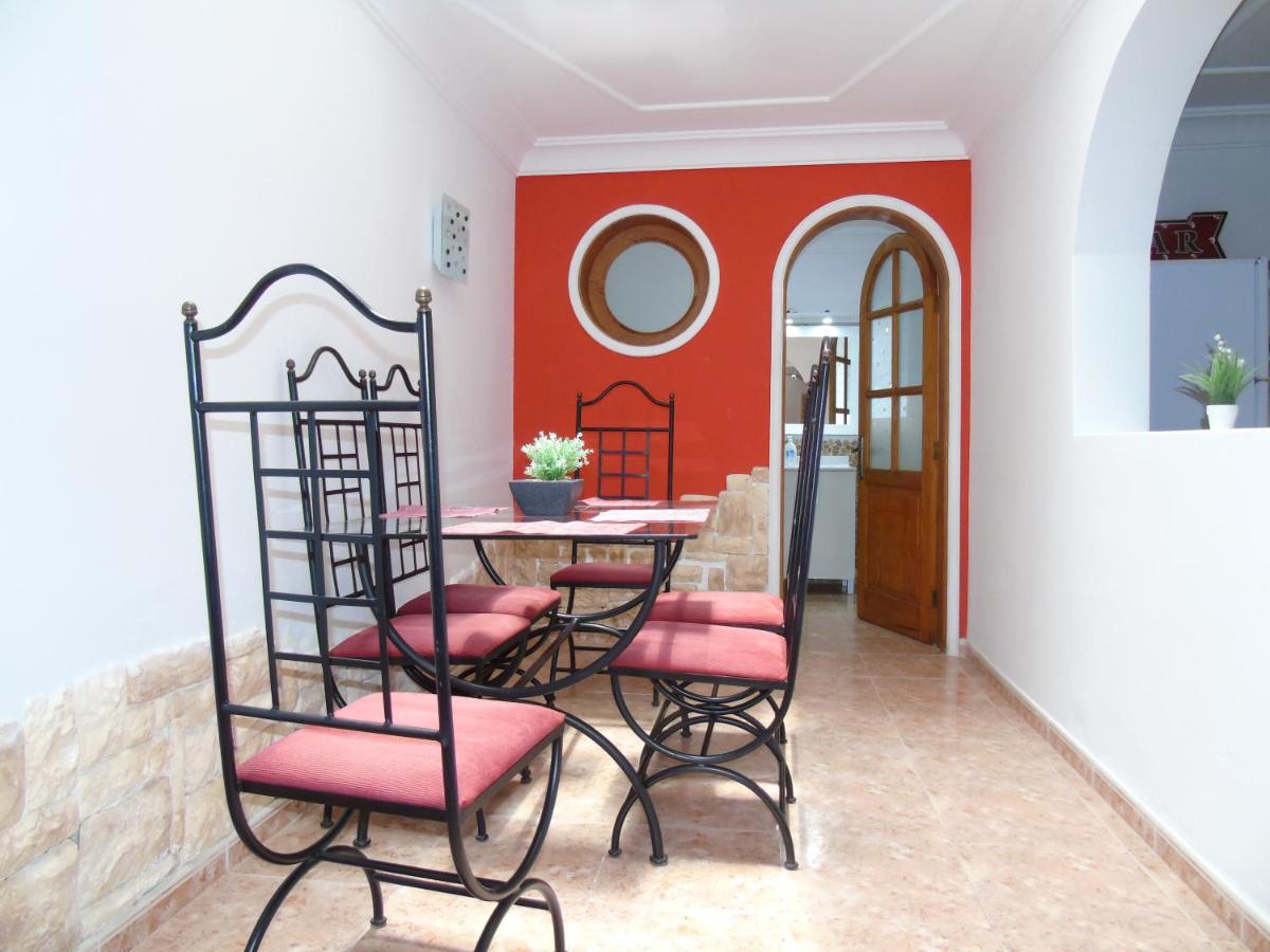 BIG CHARMING HOUSE - Housity