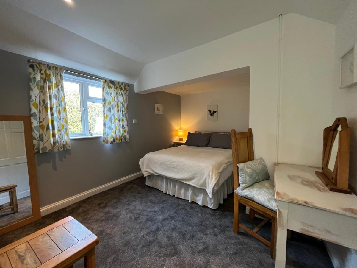 The Ship Inn - Self Catering Accommodation - Housity