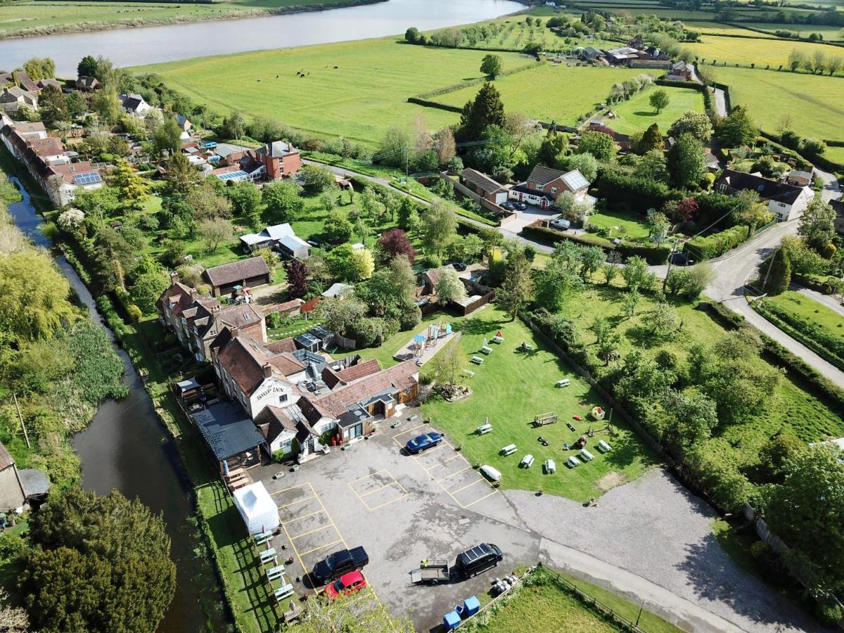 The Ship Inn - Self Catering Accommodation - Housity