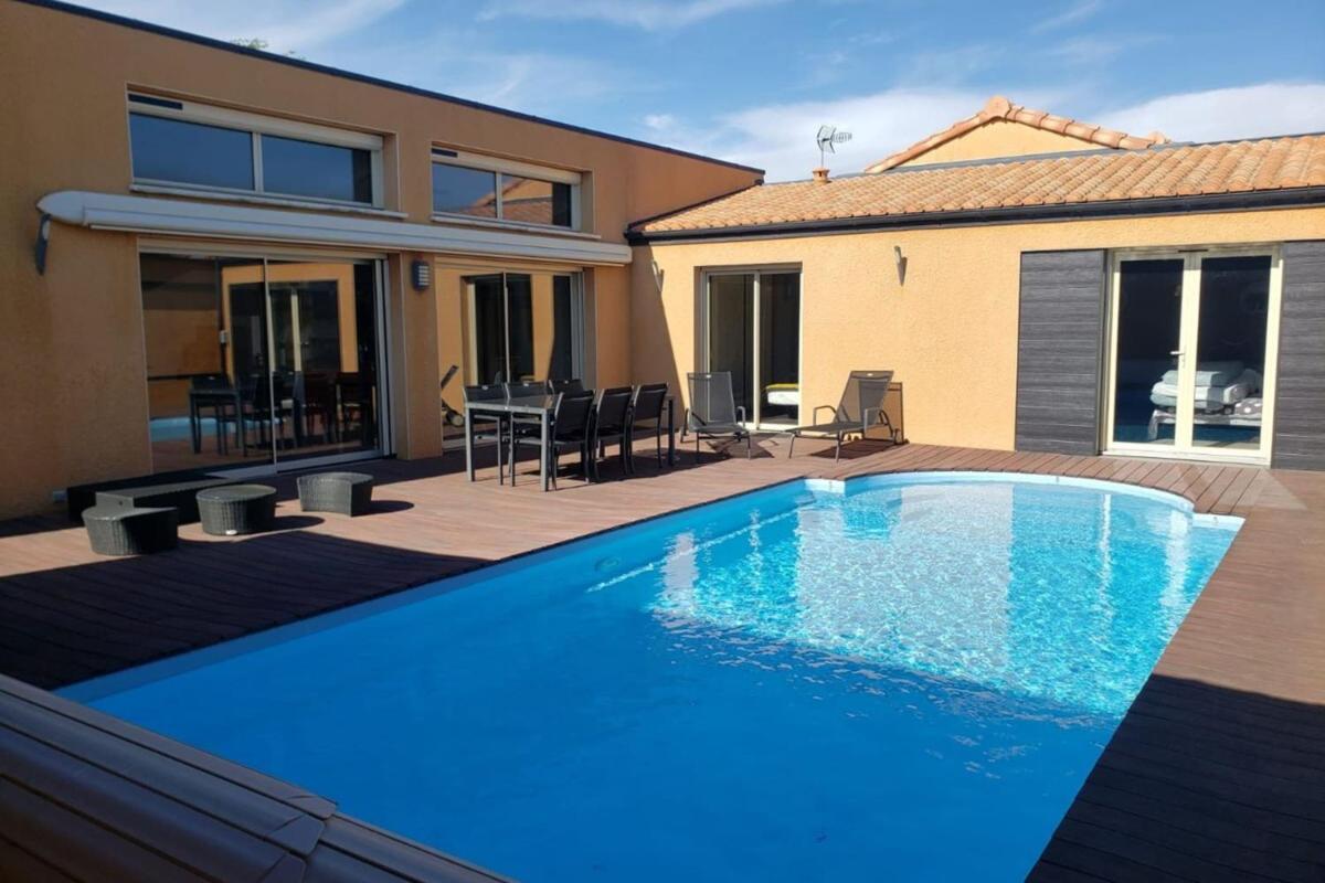 Superbe villa avec piscine à 2 km de la grande plage des Sables - Housity