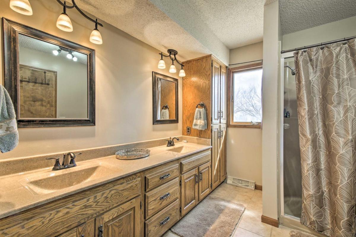 Milford Lake Vacation Rental Walk to Beach! - Housity