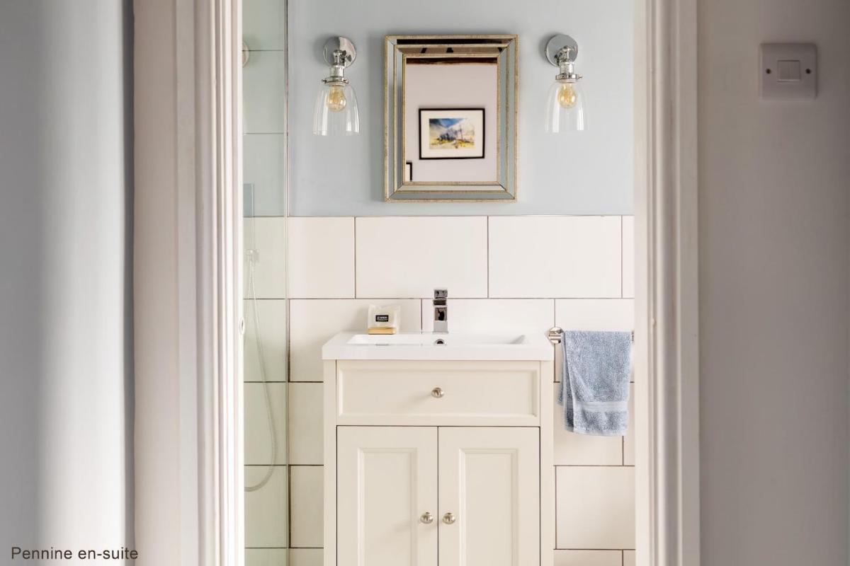 Old Hall Croft Barn - Housity