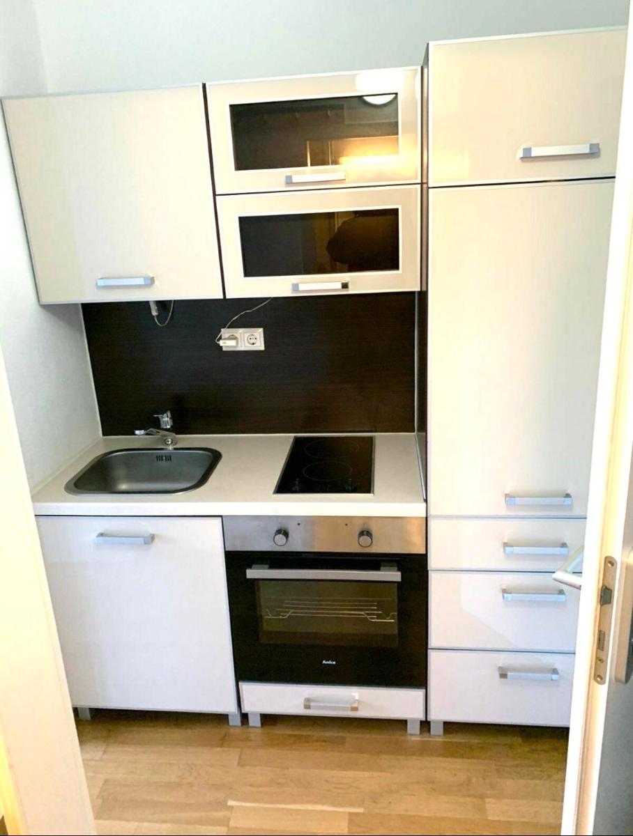 Beautiful Premium Apartment, Near University , WIFI , Free Parking - Housity
