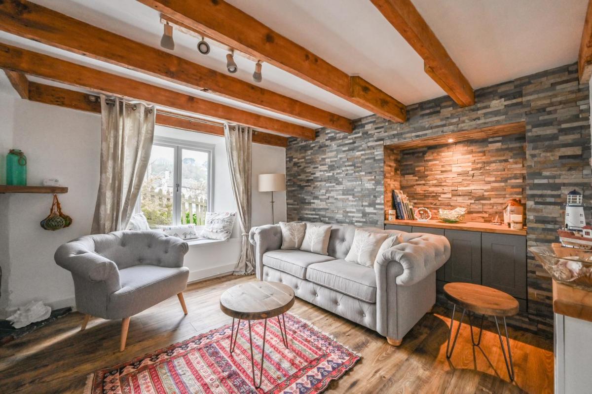 Cosy Bake Cottage, Great Location in Looe, Cornwall - Housity