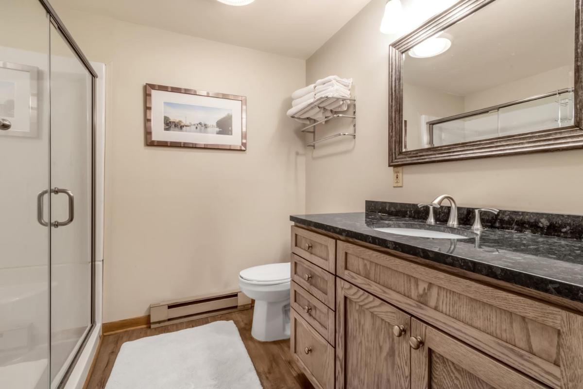 Luxury 4 Bedroom on Holimont Sunset Trail - Housity