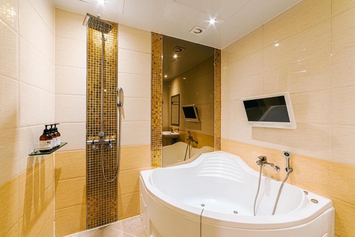 Ssome hotel - Housity