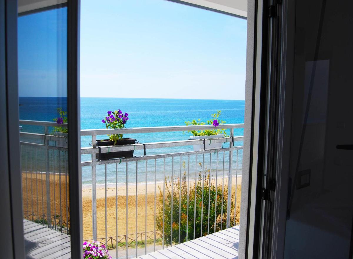 B&B Capo Rizzuto fronte Mare - Housity