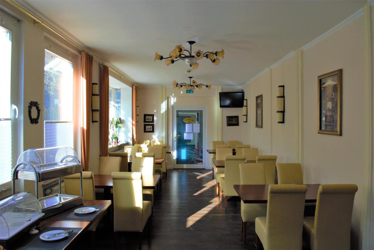 Hotel am Bahnhof - Housity