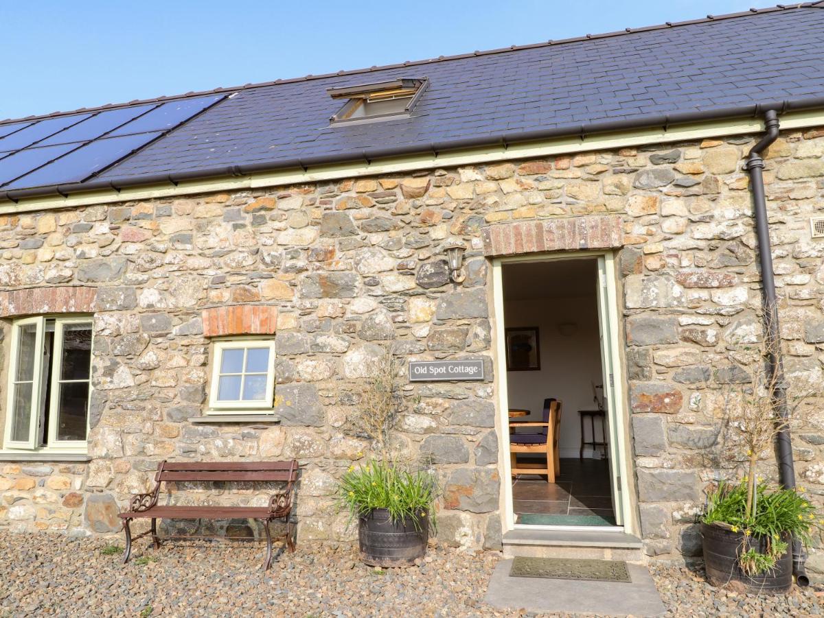 Old Spot Cottage - Housity