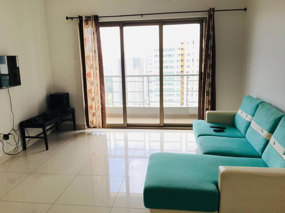 Sky High at Blue Ridge 22nd Floor-Standard Bedroom - Housity