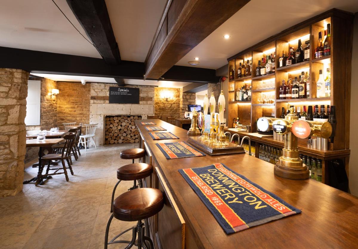 The Fox at Barrington - Housity