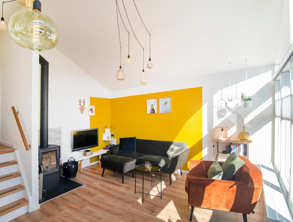Loohuisje 32 - Housity