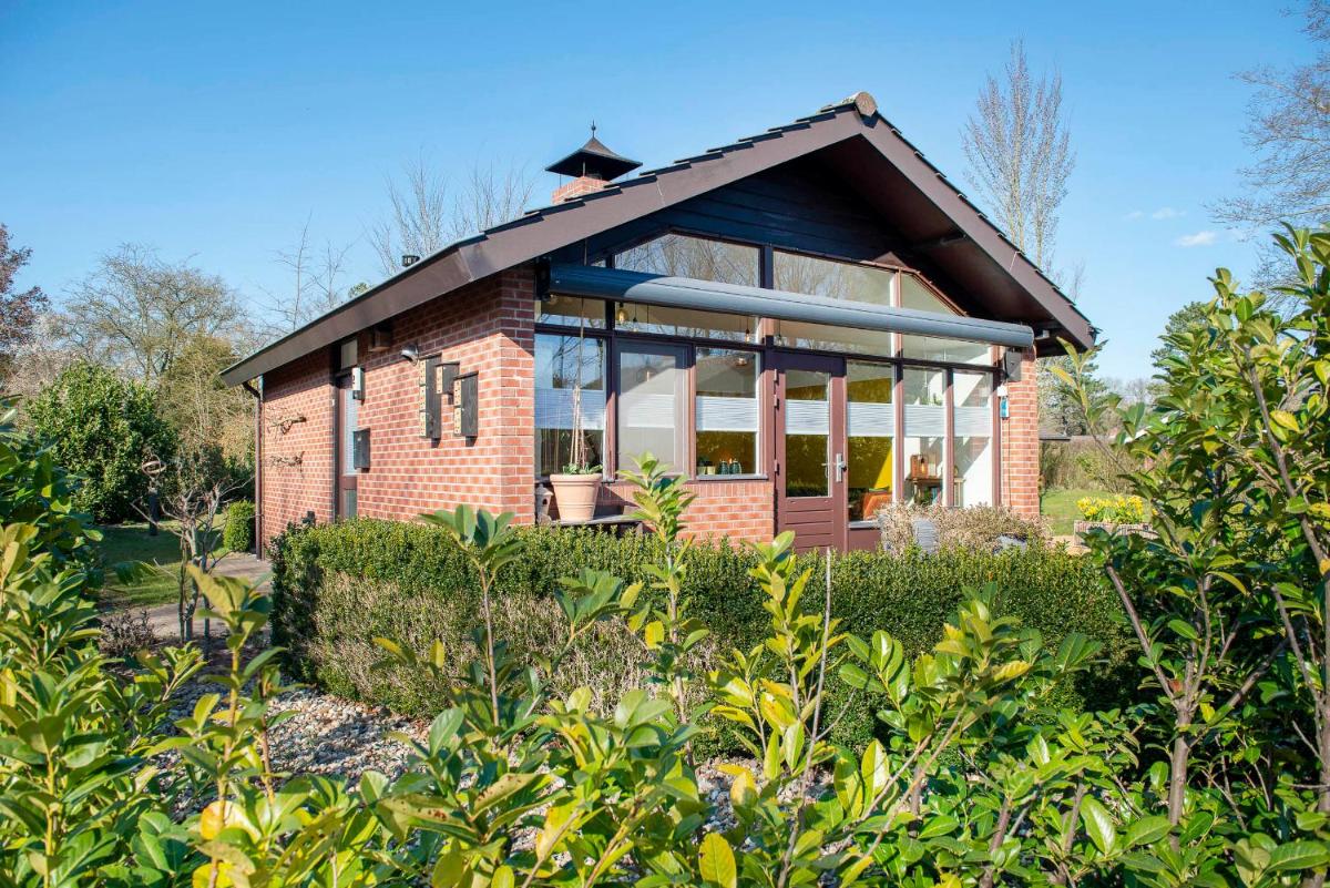 Loohuisje 32 - Housity