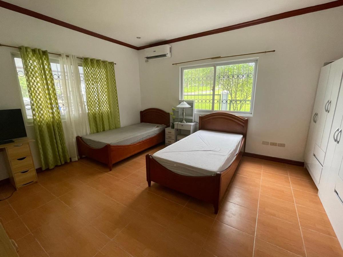 Cozy, Private Family house - Housity