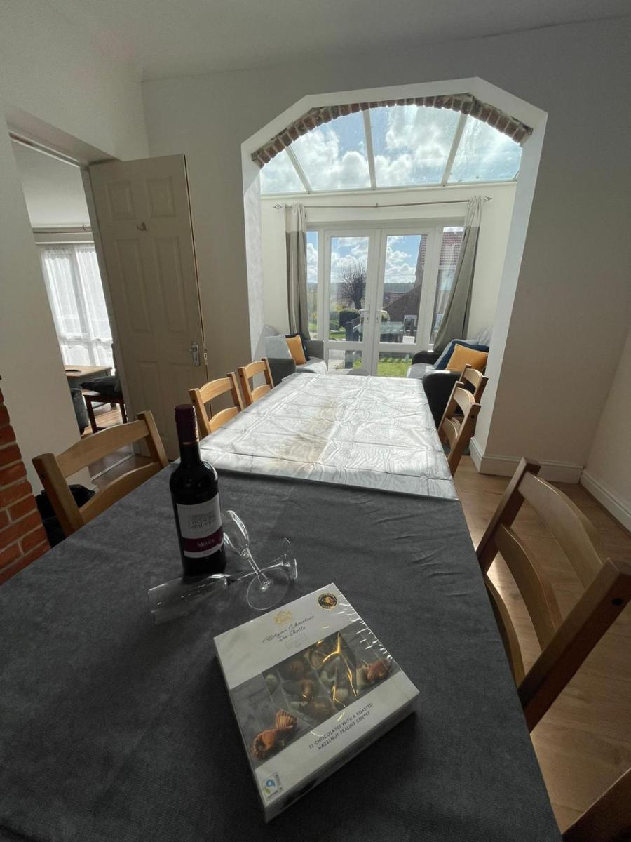 Huge 6 Bedroom House in Sheringham - Housity