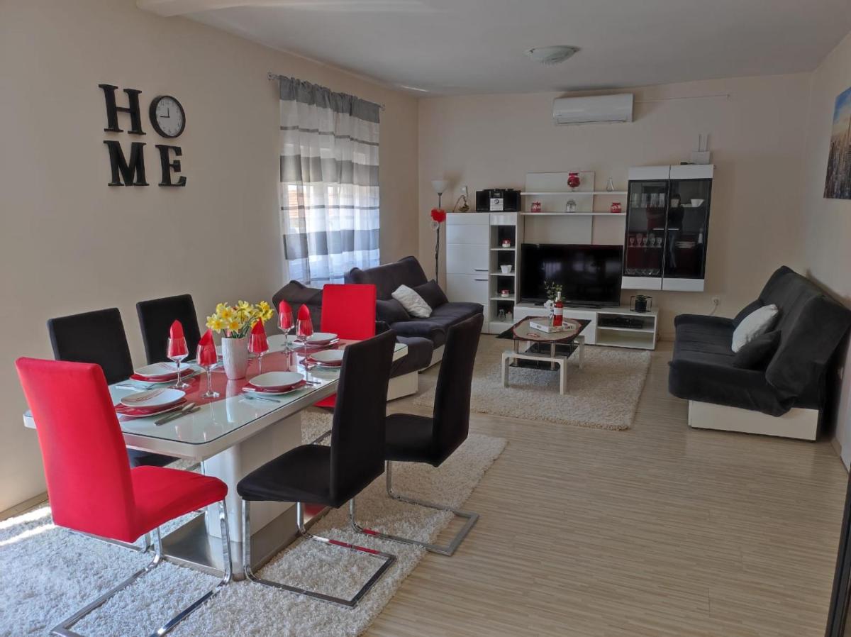 Holiday home LAURA - Housity