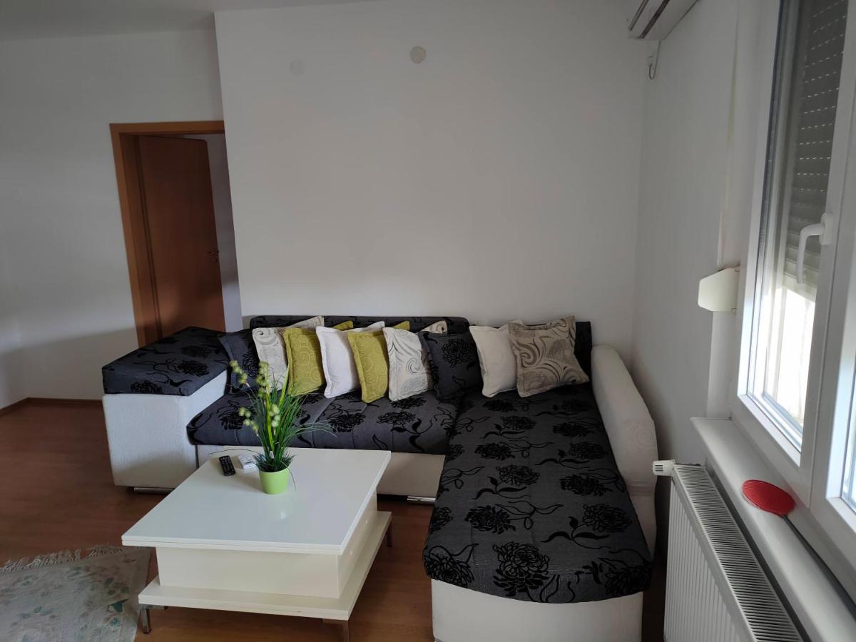 Jelena - Housity