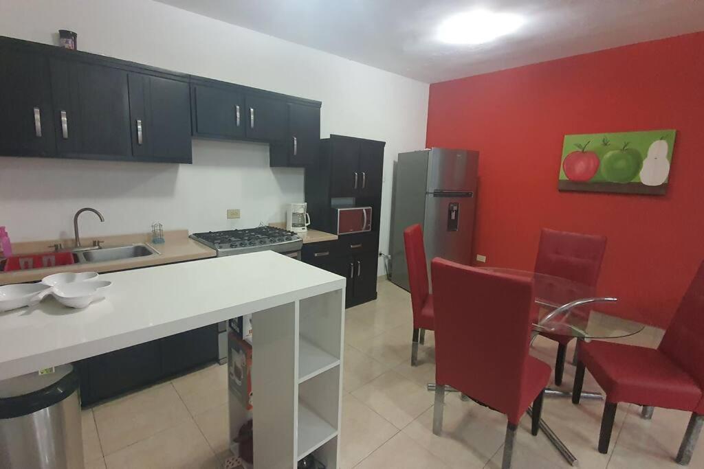 DEPARTAMENTO NUEVO Y CENTRICO EN MITRAS NORTE - Housity