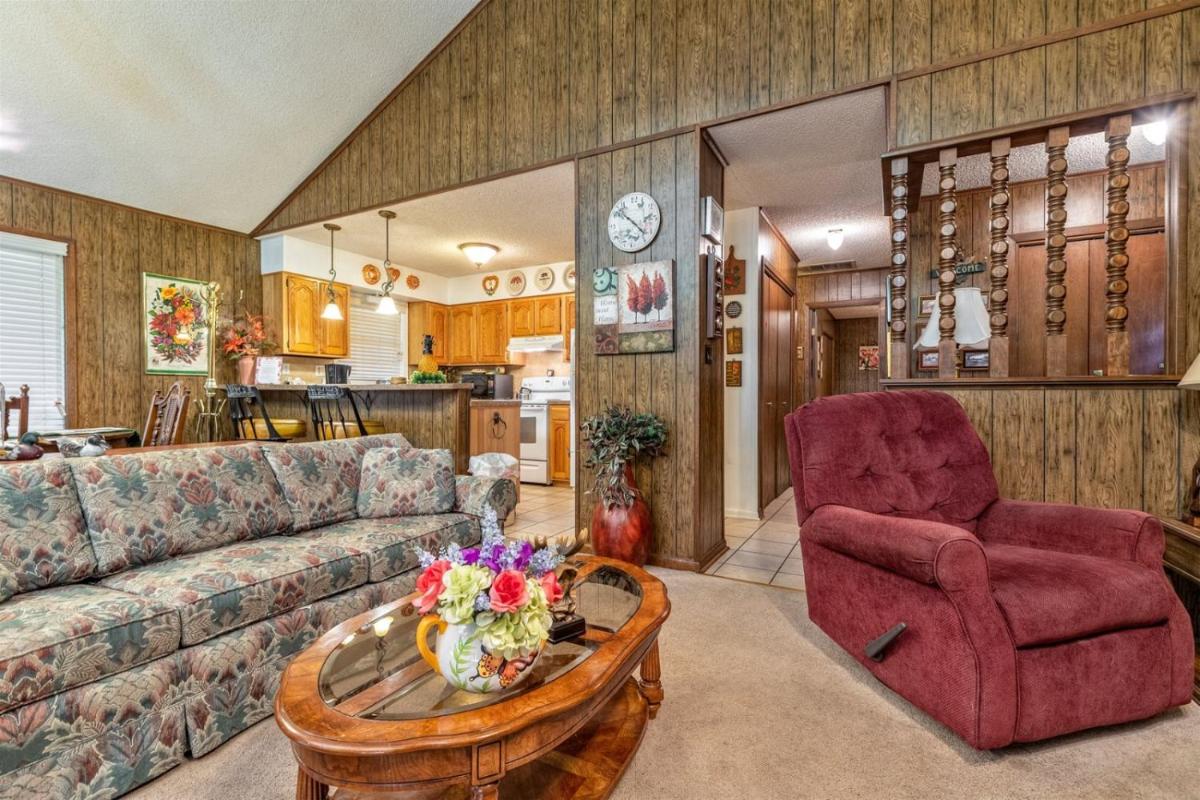 05210 - 8 South Pego Way - Housity
