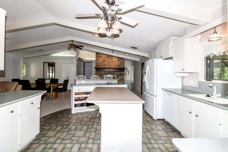 05244 - 44 Pego Circle - Housity