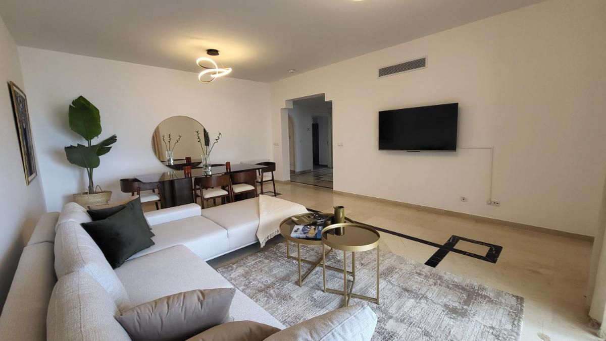 The Perfect Flat Sea side central luxurious - Housity