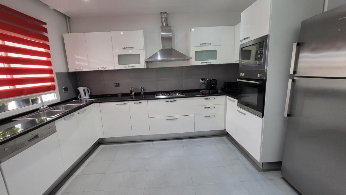 The Perfect Flat Sea side central luxurious - Housity