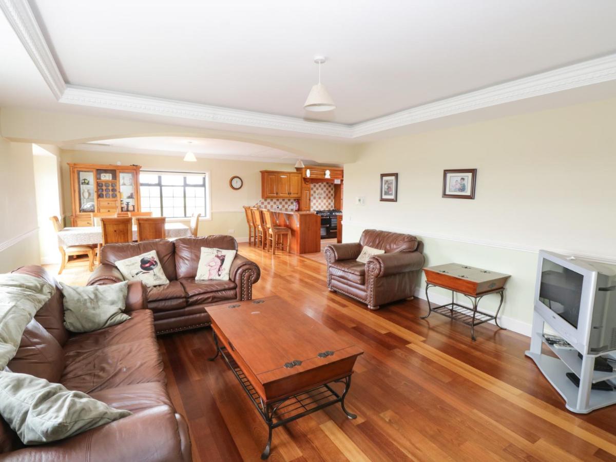 Cloonacastle Cottage - Housity