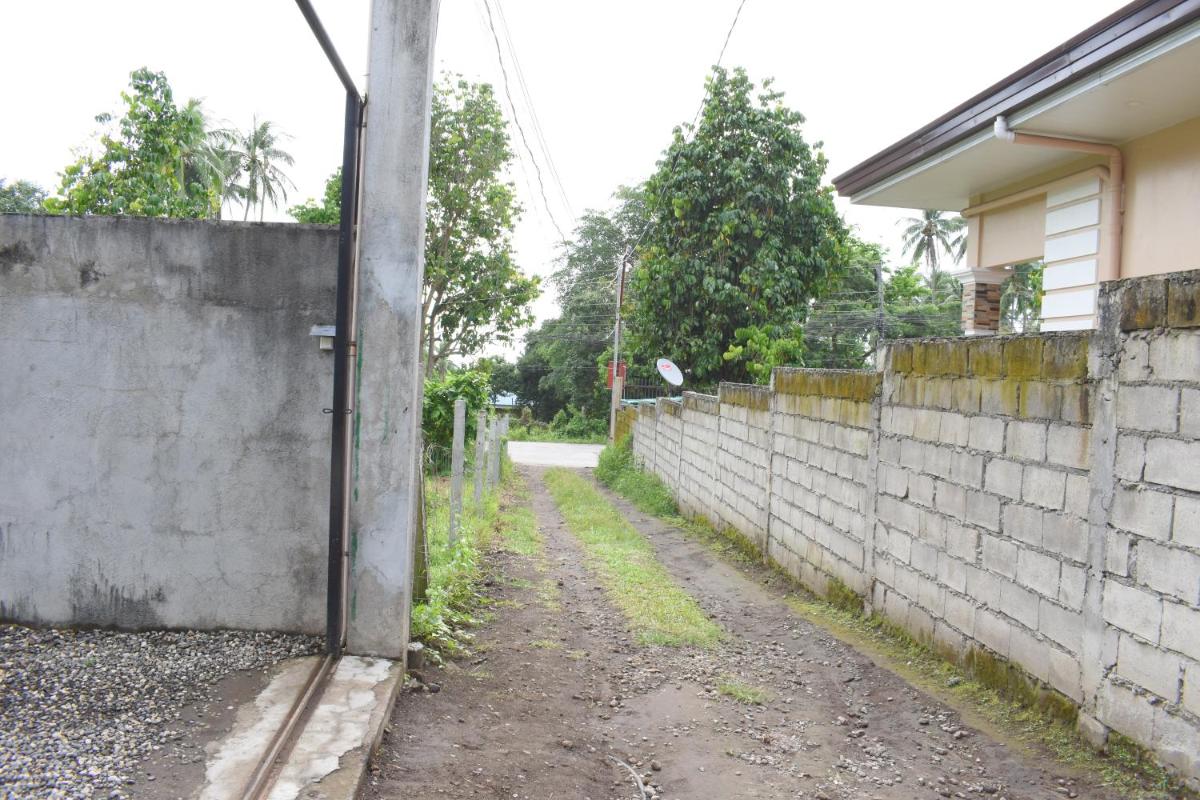 Treetops Studios Valencia,Dumaguete - Housity