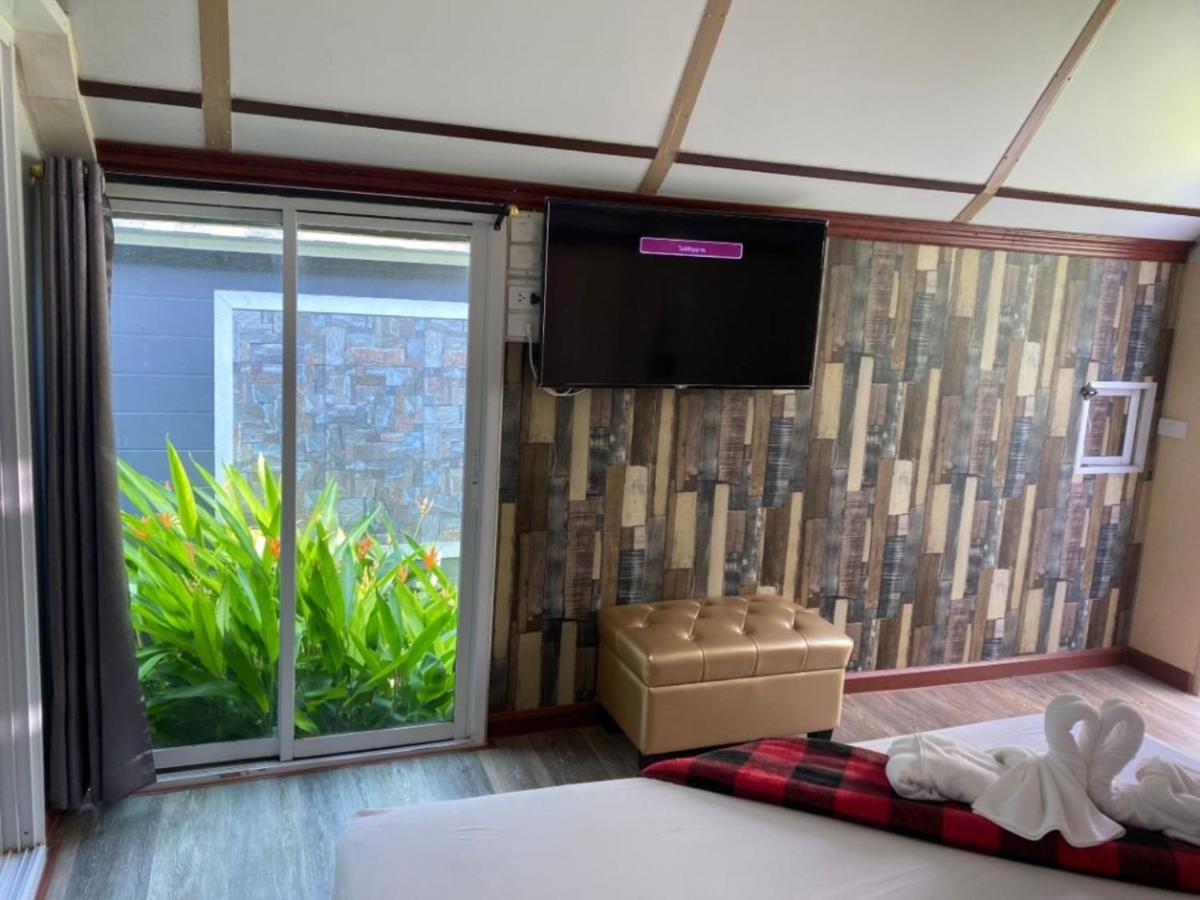 Kurina Hotel - Housity