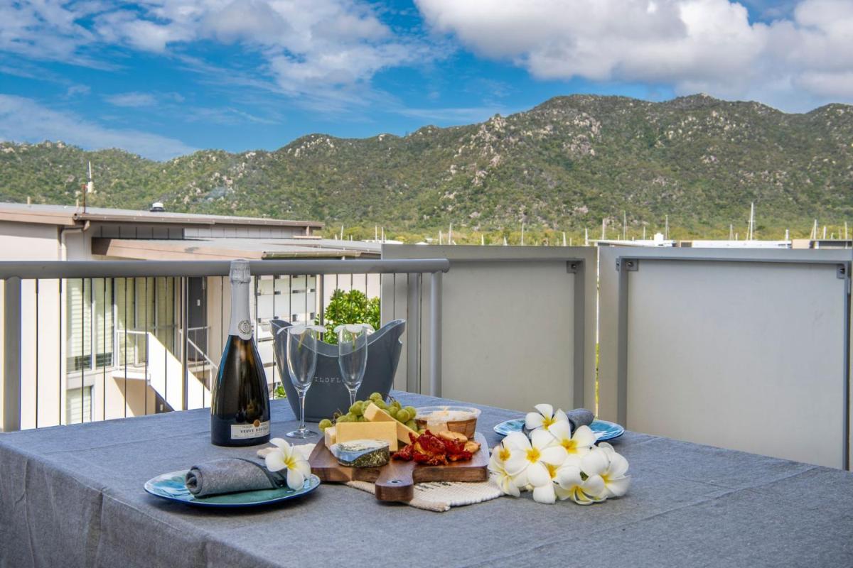 1 Bright Point  1308 - Housity