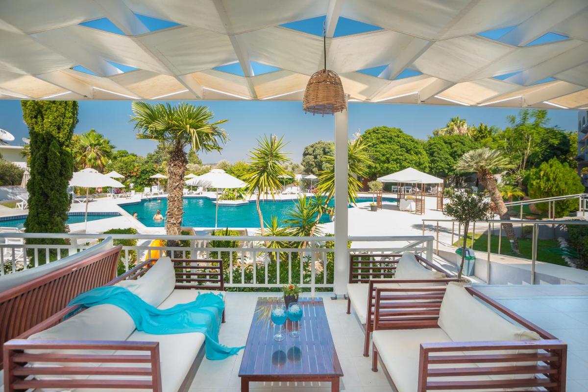 Suitetrails - Happy Days Hotel, Adults Only