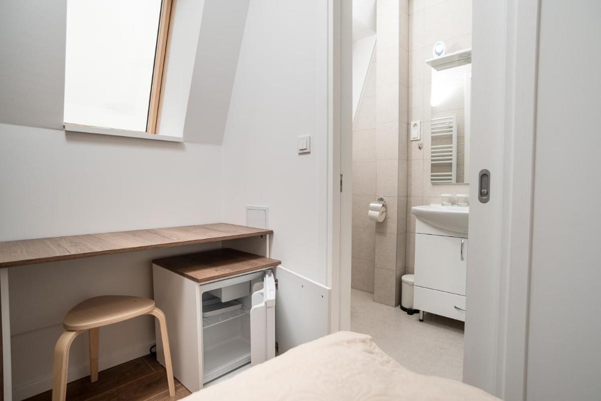 ZIMMER KAJ - Housity