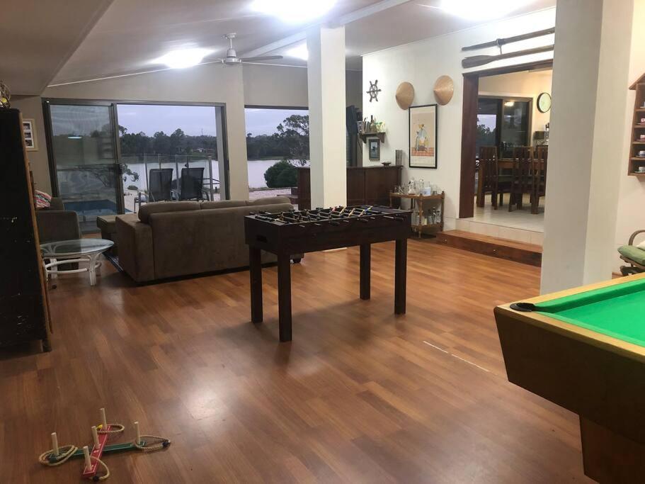 Picturesque Riverview Homestead - Housity