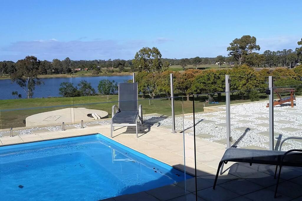 Picturesque Riverview Homestead - Housity