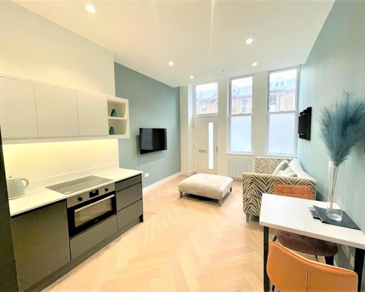 Trendy and Newly Reno'd 1 Bed Nr The Meadows - Housity