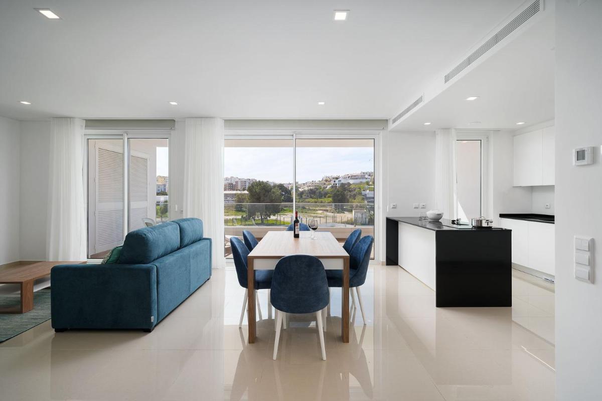 Lagos Marina View 11 With Pool by Homing - Housity
